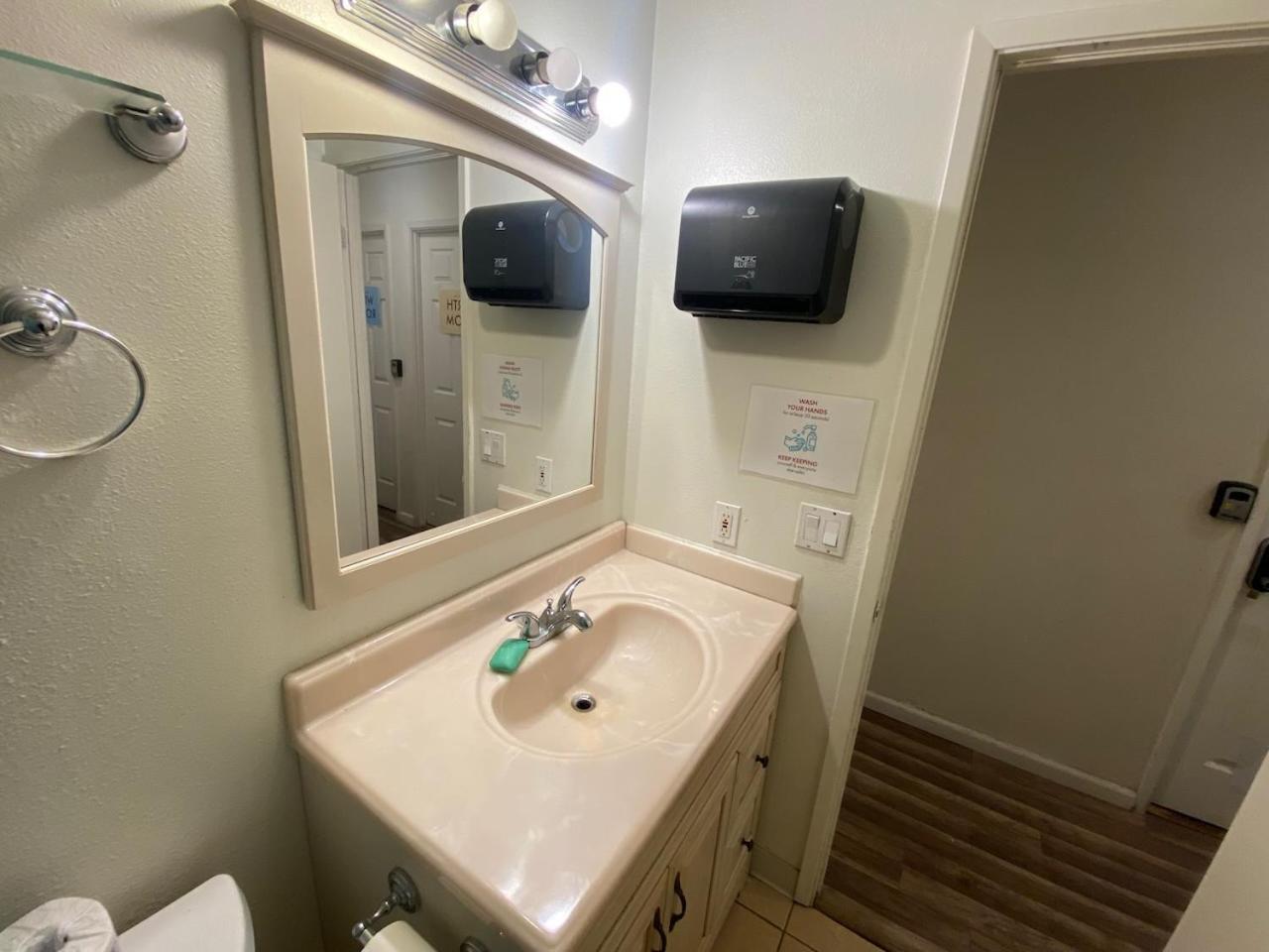 Whole Family - Rosemont Hostel Sacramento Ngoại thất bức ảnh